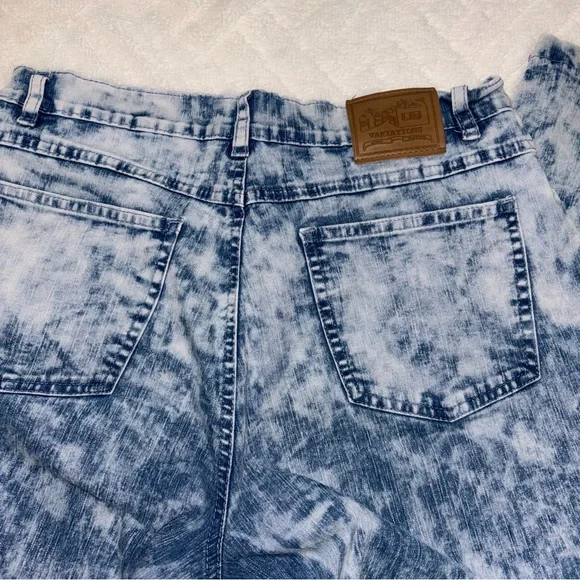 🌸 Variations M Rhinestone Acid Wash Jeans - Picture 5 of 8